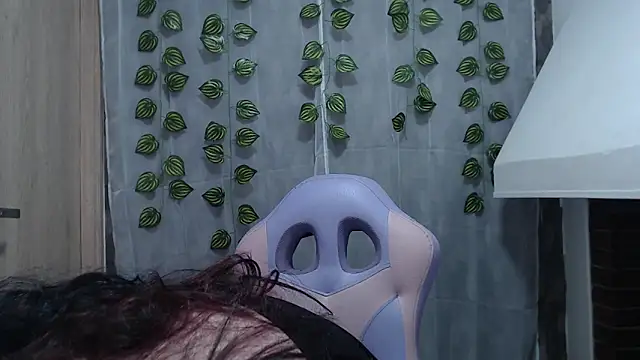 Snapshot of anishasanchezcm101 chatting on 10.28.25 anishasanchezcm101 online show from 10.28.25