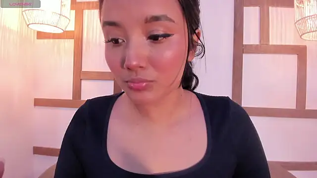 HannahMontgomery online show from 09.12.25