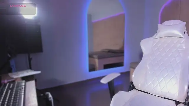 HannahMontgomery online show from 11.19.25