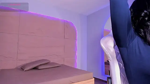 HannahMontgomery online show from 11.25.25