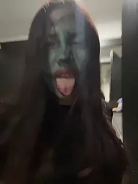 Snapshot of LisaGoddes chatting on 10.13.25 LisaGoddes online show from 10.13.25