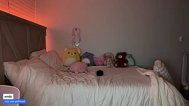 Snapshot of emmyfawn chatting on 09.15.25 emmyfawn online show from 09.15.25