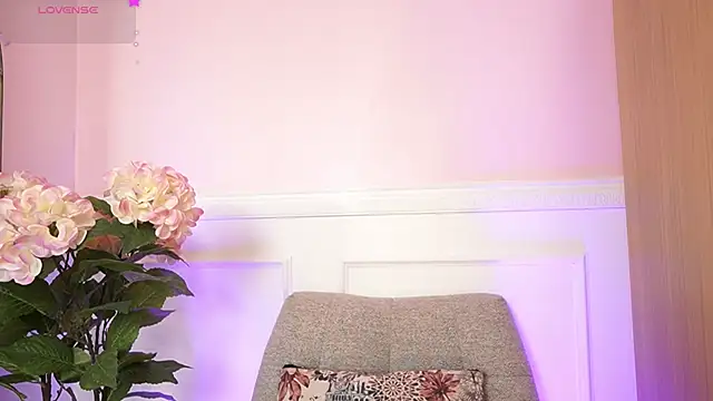 Snapshot of MilaCrave chatting on 02.09.26 MilaCrave online show from 02.09.26