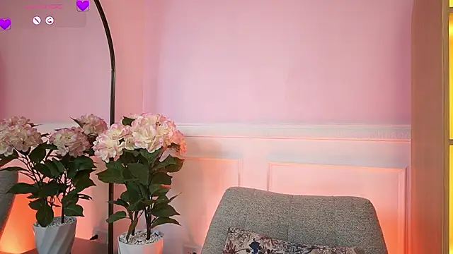 Snapshot of MilaCrave chatting on 03.10.26 MilaCrave online show from 03.10.26