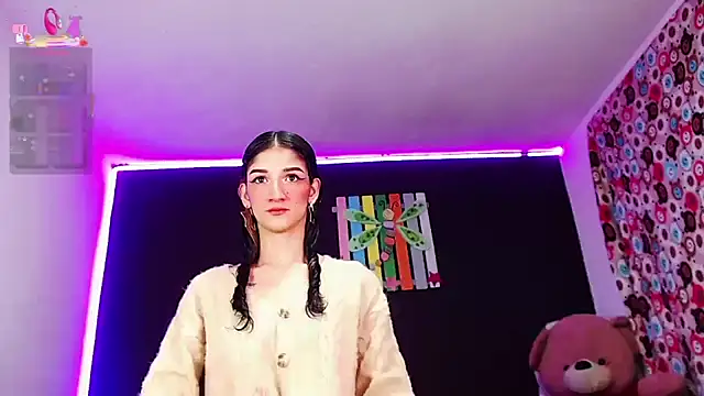 Snapshot of ingrid_zese_ chatting on 10.05.25 ingrid zese online show from 10.05.25