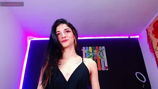 Snapshot of ingrid_zese_ chatting on 10.18.25 ingrid zese online show from 10.18.25