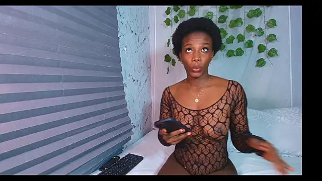 Snapshot of oshun_0 chatting on 02.02.26 oshun 0 online show from 02.02.26