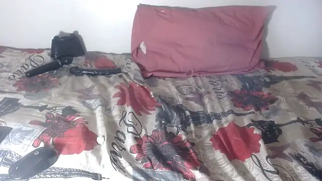 Snapshot of TALLHORNYBEAR chatting on 09.16.25 TALLHORNYBEAR online show from 09.16.25