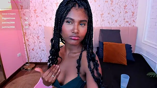 Snapshot of halleylorens chatting on 07.18.26 halleylorens online show from 07.18.26