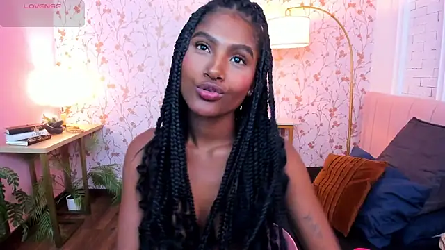 Snapshot of halleylorens chatting on 07.27.26 halleylorens online show from 07.27.26
