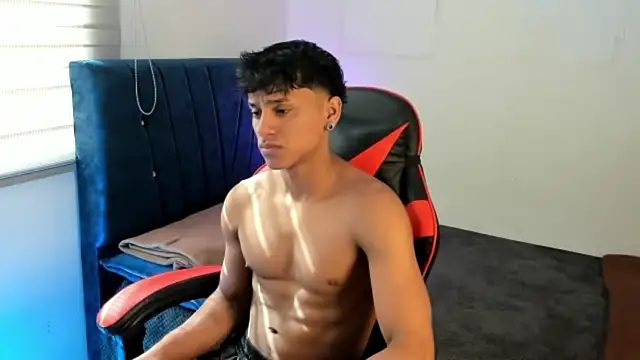 ZYZZ1312 online show from 06.10.26