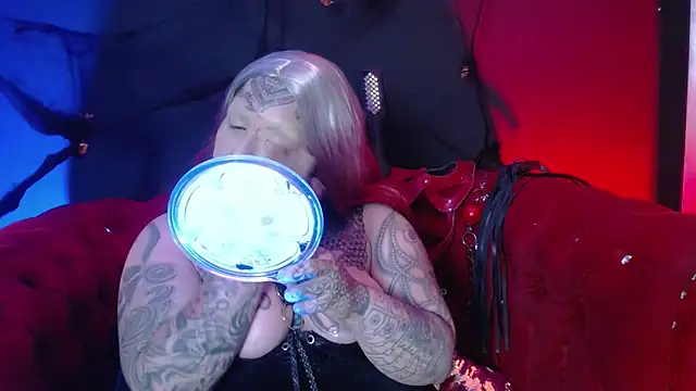 Snapshot of Venus_Rock chatting on 10.29.25 Venus Rock online show from 10.29.25