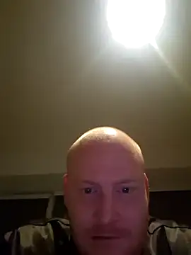 Snapshot of svenni2525 chatting on 10.26.25 svenni2525 online show from 10.26.25