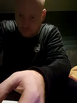 Snapshot of svenni2525 chatting on 10.26.25 svenni2525 online show from 10.26.25