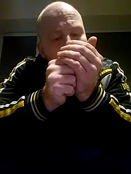 Snapshot of svenni2525 chatting on 11.04.25 svenni2525 online show from 11.04.25