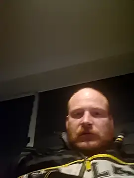 Snapshot of svenni2525 chatting on 11.21.25 svenni2525 online show from 11.21.25