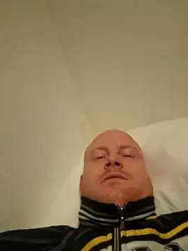 Snapshot of svenni2525 chatting on 01.13.26 svenni2525 online show from 01.13.26