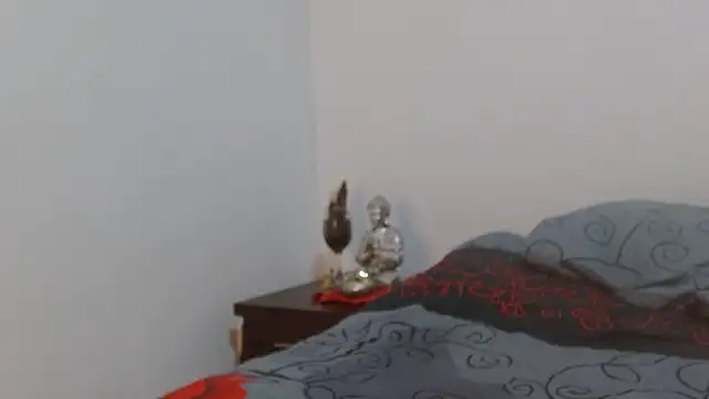 naiaratobon   online show from 02.14.26