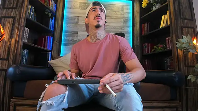 Donovan Desmond online show from 11.12.25