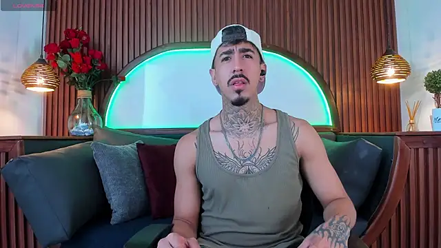 Donovan Desmond online show from 11.21.25