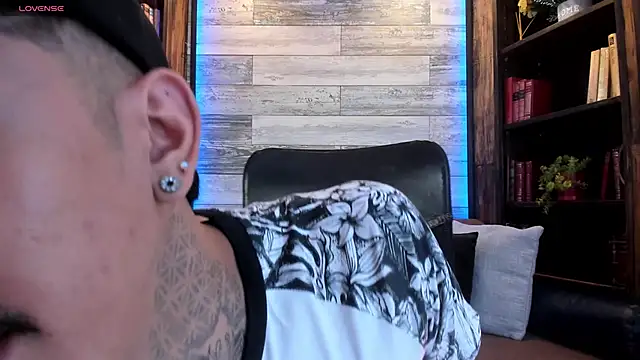 Donovan Desmond online show from 02.11.26