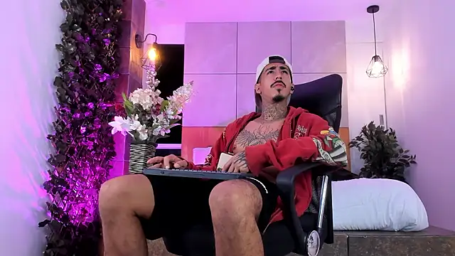 Donovan Desmond online show from 03.11.26