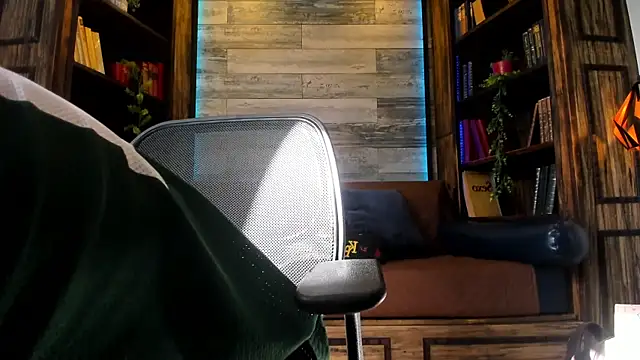 Donovan Desmond online show from 04.24.26