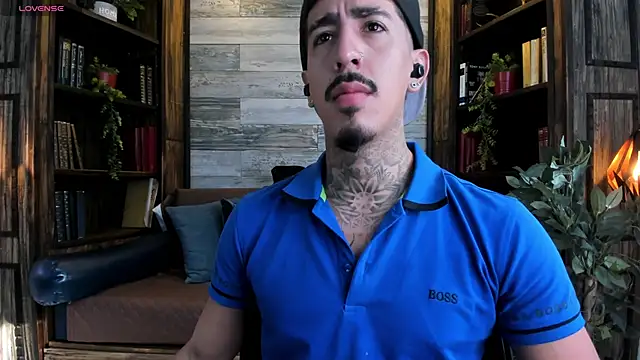 Snapshot of Donovan_Desmond chatting on 05.29.26 Donovan Desmond online show from 05.29.26