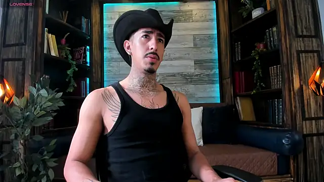 Snapshot of Donovan_Desmond chatting on 06.14.26 Donovan Desmond online show from 06.14.26