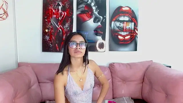 Snapshot of Miahotcs1 chatting on 11.15.25 Miahotcs1 online show from 11.15.25