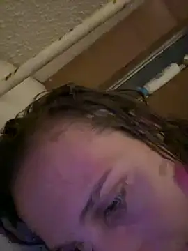 Snapshot of Tlynn chatting on 09.24.25 Tlynn online show from 09.24.25