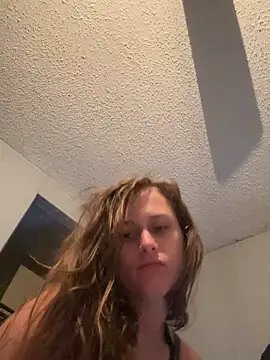 Snapshot of Tlynn chatting on 09.28.25 Tlynn online show from 09.28.25