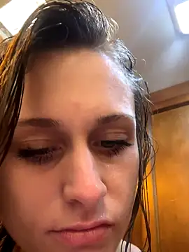 Snapshot of Tlynn chatting on 09.29.25 Tlynn online show from 09.29.25