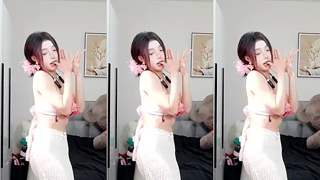 Flower hua online show from 10.18.25