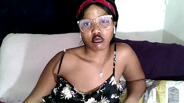 Snapshot of BUNNYCHOWX28 chatting on 12.03.25 BUNNYCHOWX28 online show from 12.03.25