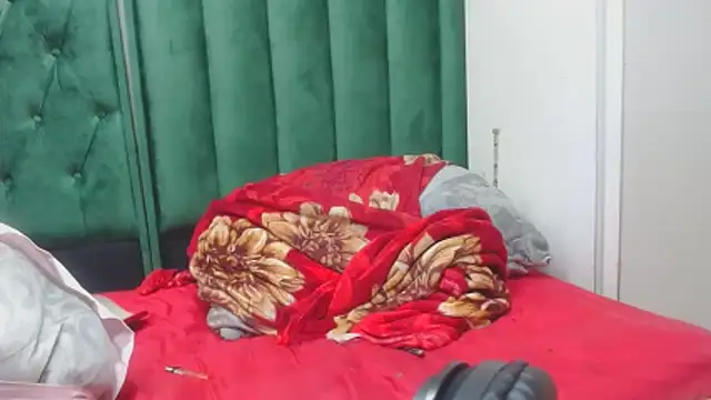 BUNNYCHOWX28 online show from 02.21.26