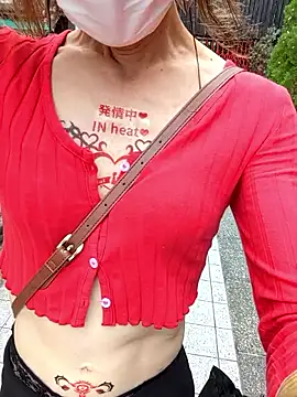 pink-mai online show from 10.04.25