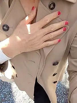 Snapshot of pink-mai chatting on 03.27.26 pink-mai online show from 03.27.26