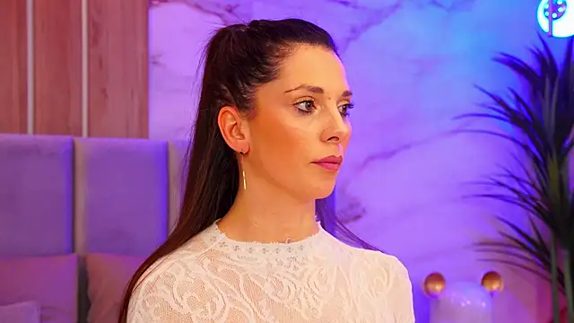 EllyLynn online show from 01.08.26