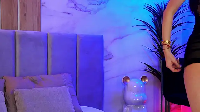 EllyLynn online show from 02.15.26