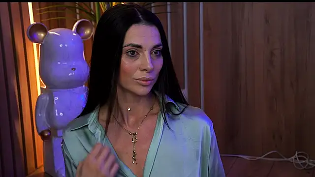 EllyLynn online show from 04.21.26