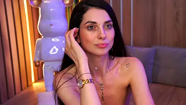 EllyLynn online show from 04.28.26