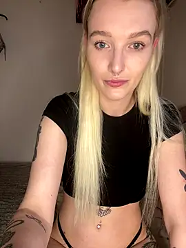 Snapshot of lovecassyrose chatting on 11.25.25 lovecassyrose online show from 11.25.25