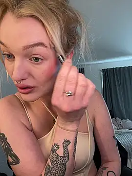 Snapshot of lovecassyrose chatting on 01.11.26 lovecassyrose online show from 01.11.26