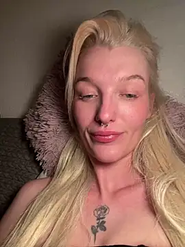 Snapshot of lovecassyrose chatting on 02.16.26 lovecassyrose online show from 02.16.26