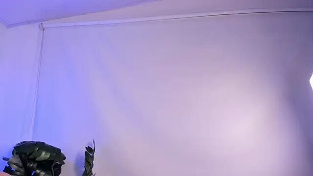 Nicolle Evanss  online show from 09.10.25