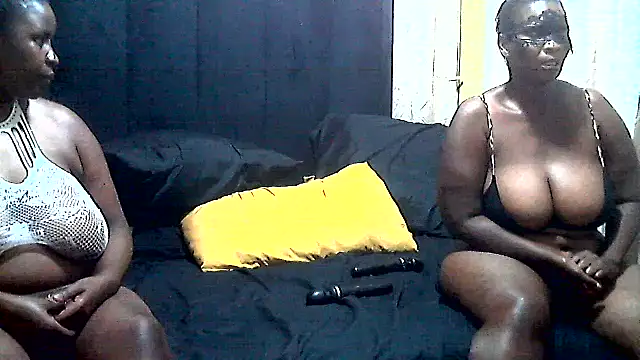 AnnabigpussyXO online show from 10.18.25