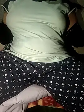 Snapshot of stomarr chatting on 03.10.26 stomarr online show from 03.10.26