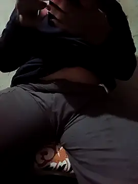 Snapshot of stomarr chatting on 03.19.26 stomarr online show from 03.19.26