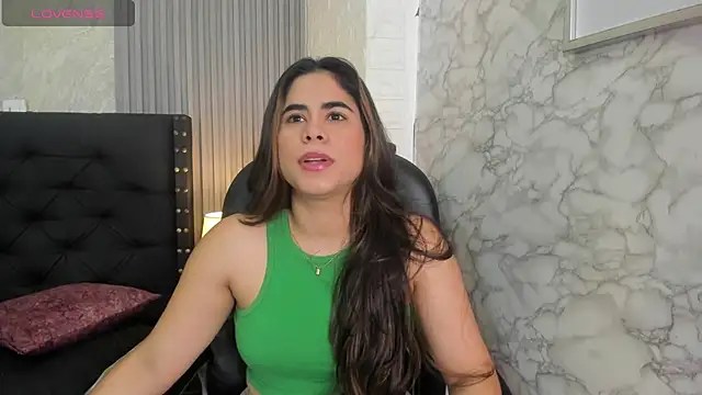 Snapshot of alicy__torres chatting on 05.06.26 alicy torres online show from 05.06.26